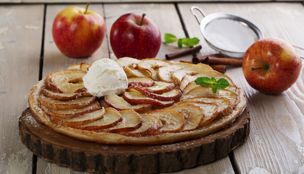 Caramel Apple Pizza